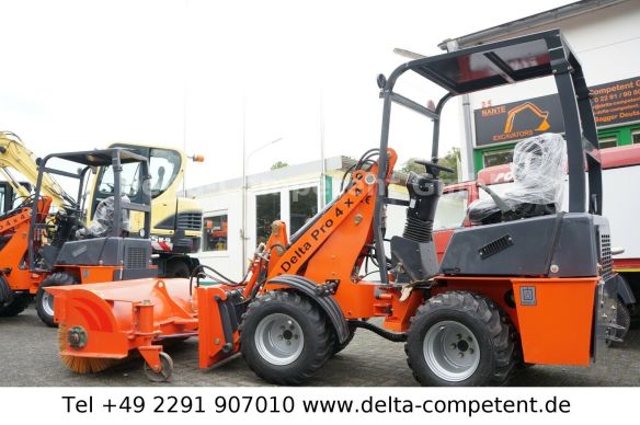 Delta-Competent Delta Pro 4x4 Radlader Kehrbesen Kehrmaschine