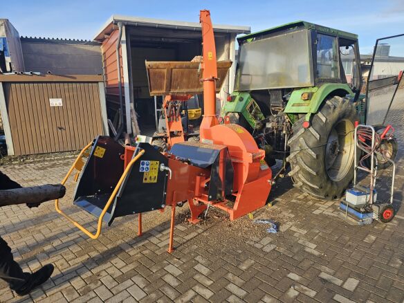 Delta-Competent Holzhäcksler BX72RS