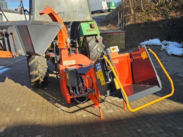 Delta-Competent Holzhäcksler BX52RS