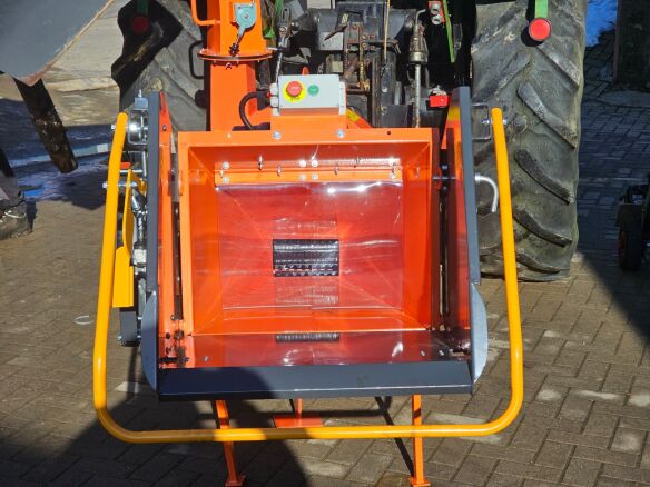 Delta-Competent Holzhäcksler BX52RS