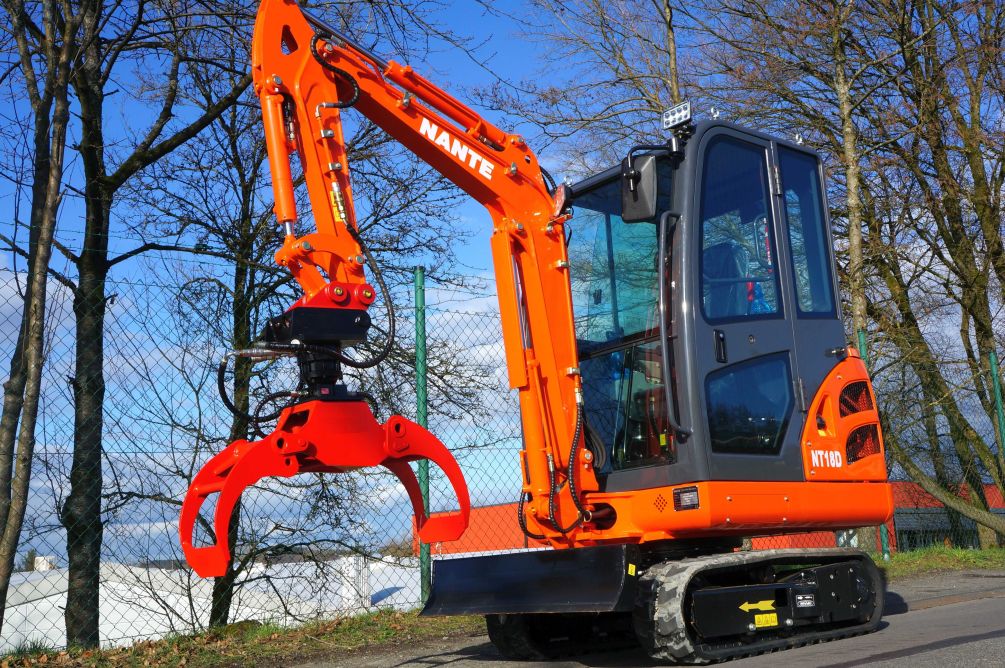 rotierbarer Holzgreifer für Minibagger auf MS01 Adapter