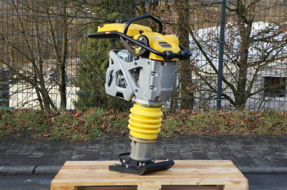 MASTERPAC Masterpac Vibrationsstampfer PMR70HN mit Honda GXR120 Benzin